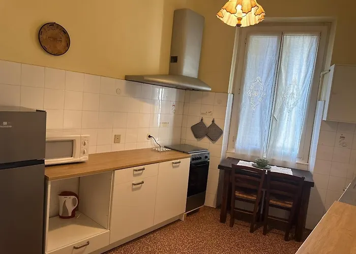 Delpino's House, Castelletto アパート