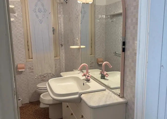 Delpino's House, Castelletto アパート ジェノヴァ